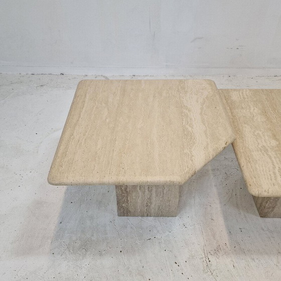 Image 1 of Ensemble de 3 tables d'appoint en travertin, Italie 1980