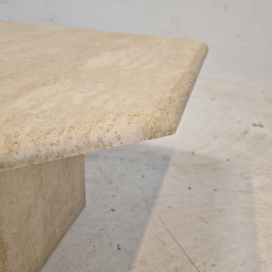 Image 1 of Ensemble de 3 tables d'appoint en travertin, Italie 1980