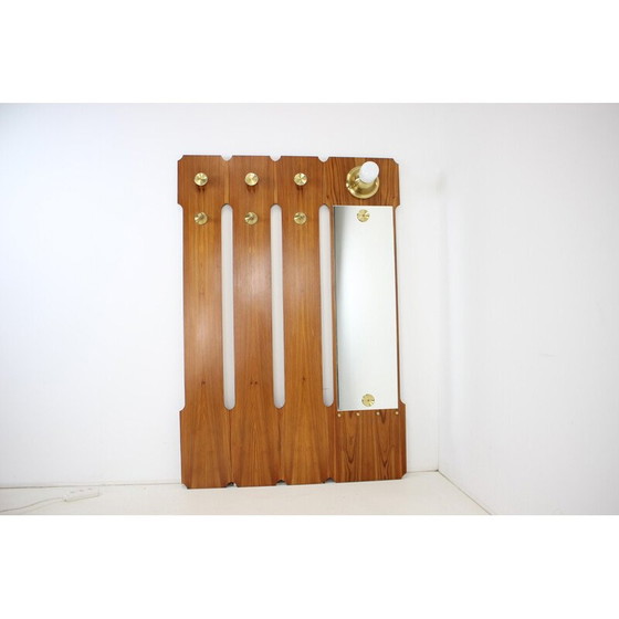 Image 1 of Porte-manteau mural vintage en bois et laiton, Tchécoslovaquie années 1960