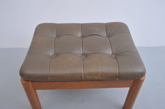 Image 1 of Tabouret en teck avec coussin en cuir Danish Design 1960