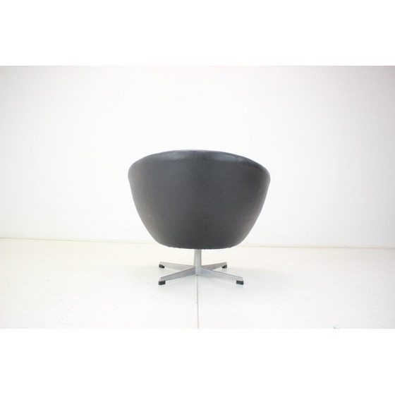 Image 1 of Fauteuil pivotant vintage en métal et daim, Tchécoslovaquie 1970