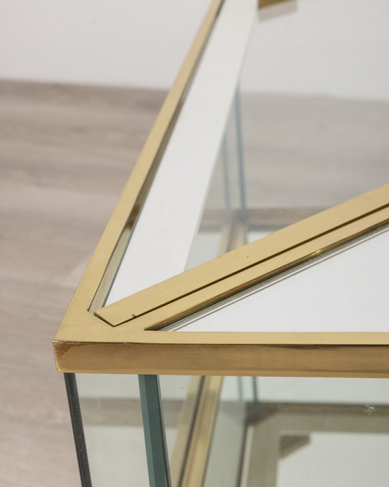 Image 1 of Table basse vintage des années 1960 en laiton doré et cristal design italien