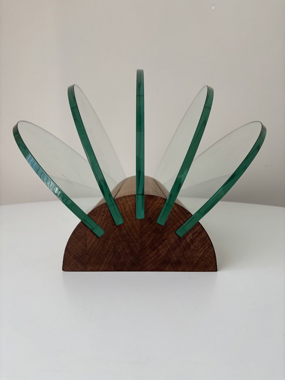 Image 1 of Porte-revues en verre post-moderne avec base en bois. Style Memphis 1980