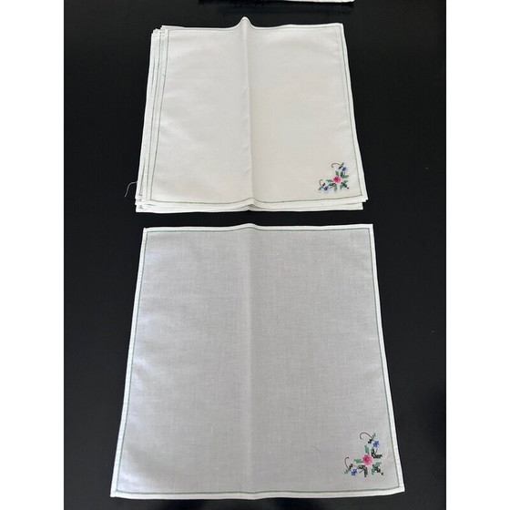 Image 1 of Nappe et serviettes de table ajourées et brodées à la main, 1950