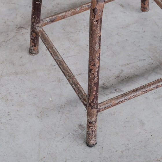 Image 1 of Tabouret tubulaire industriel français du milieu du siècle, années 1950.