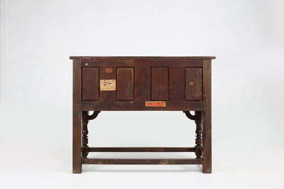 Image 1 of Ancienne armoire espagnole sculptée en chêne du 16ème siècle