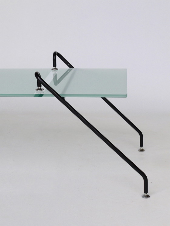 Image 1 of Table basse suspendue en verre par Paul Wintermans, 1980S