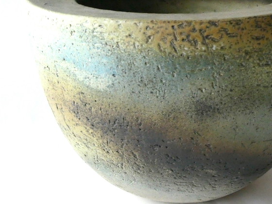 Image 1 of Bol en poterie moulé à la main