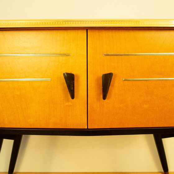 Image 1 of Petite commode avec plateau en Resopal noir, années 1950