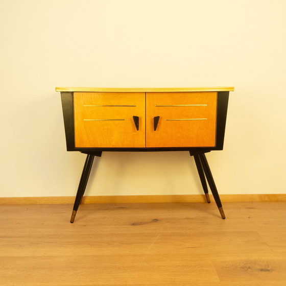 Image 1 of Petite commode avec plateau en Resopal noir, années 1950