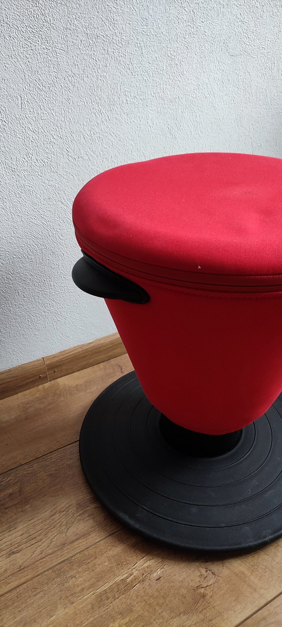 Image 1 of Tabouret Egil Tabouret pivotant Ikea Olle Lundberg Rouge et noir