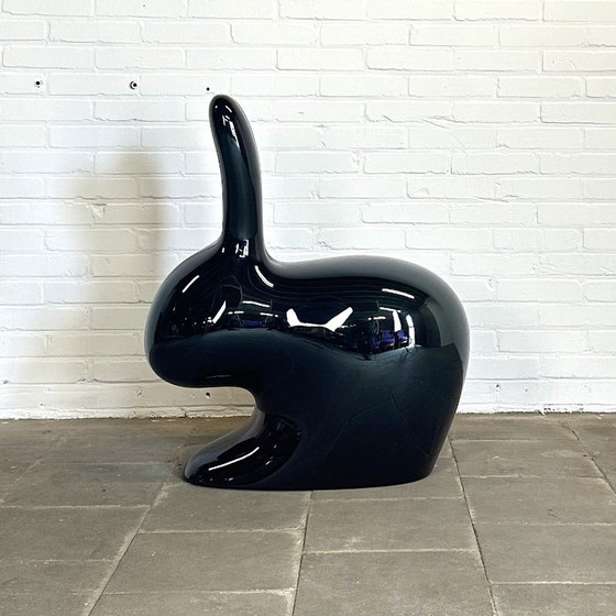 Image 1 of Chaise de lapin Qeeboo édition spéciale perle noire