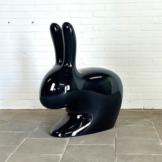 Image 1 of Chaise de lapin Qeeboo édition spéciale perle noire