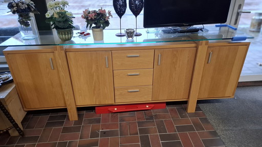 Buffet moderne en bois avec dessus en verre - Élégant et spacieux