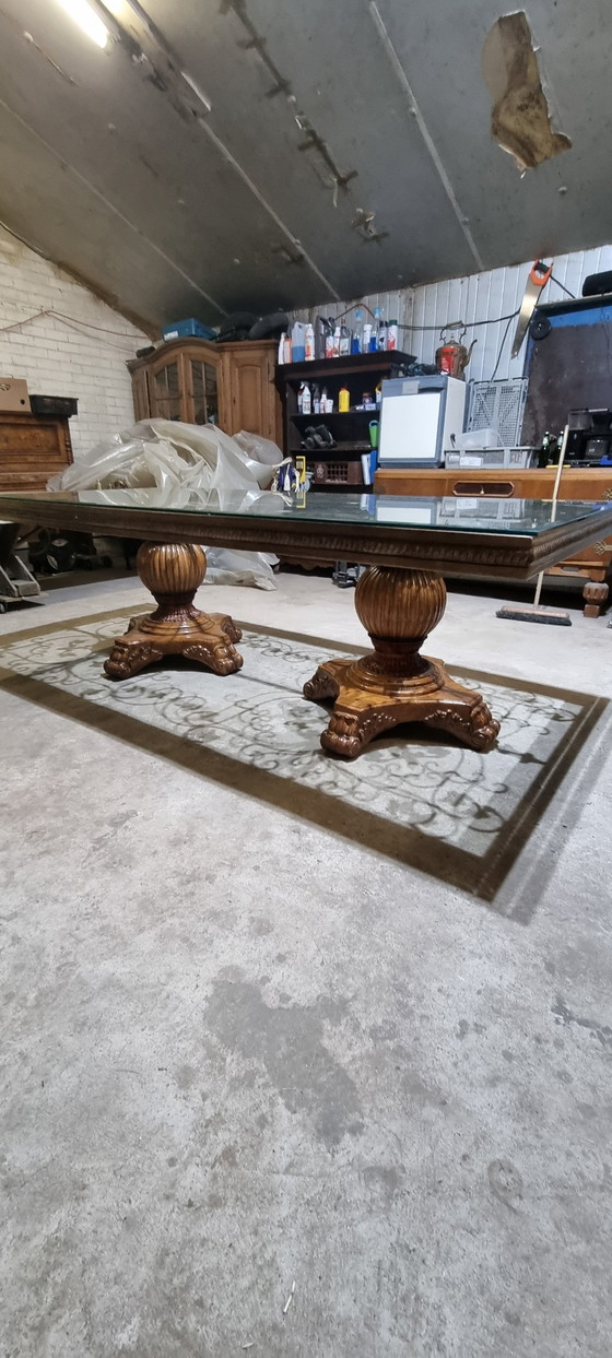 Image 1 of Fine Decorative Dining Table With Glass Top (Table à manger décorative avec plateau en verre)