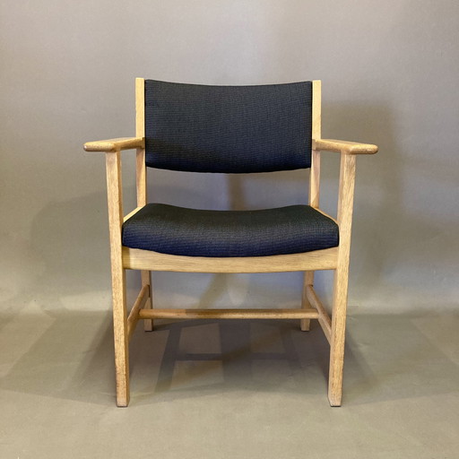 Fauteuil estampille Hans Wegner "design scandinave" 1960.