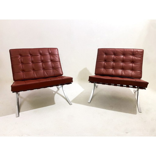 Paire de fauteuils Barcelona en cuir bourgogne vintage par Mies Van Der Rohe pour Knoll, 1990