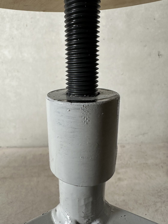 Image 1 of Tabouret industriel vintage