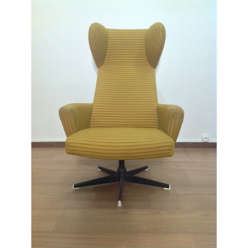 Fauteuil pivotant vintage en velours jaune avec dossier haut, Tchécoslovaquie 1980