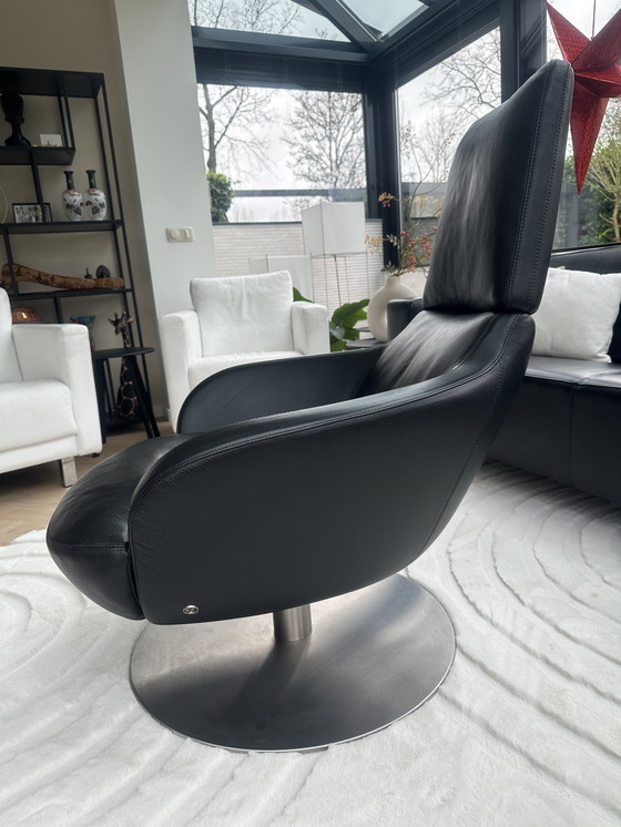 Image 1 of Natuzzi Prend Swivel Black chair