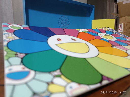 1 Plat "Pop Up Flower" de Takashi Murakami