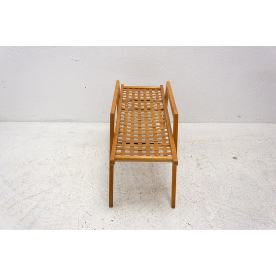 Image 1 of Table d'appoint vintage en bois de hêtre avec sangles en cuir tressé, Tchécoslovaquie, années 1970