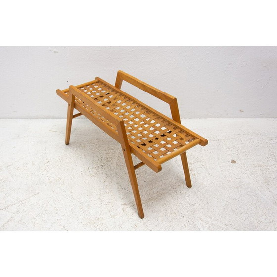 Image 1 of Table d'appoint vintage en bois de hêtre avec sangles en cuir tressé, Tchécoslovaquie, années 1970