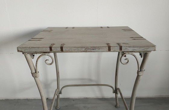 Image 1 of (Brocante) Table à plantes en bois métal Table d'appoint