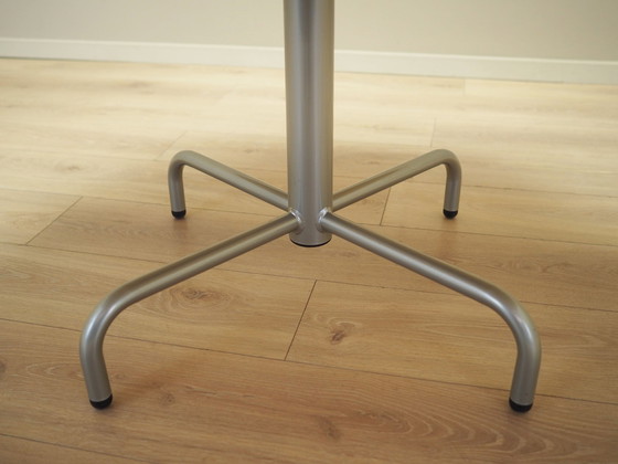 Image 1 of Table ronde, Design danois, 1990S, Production : Danemark