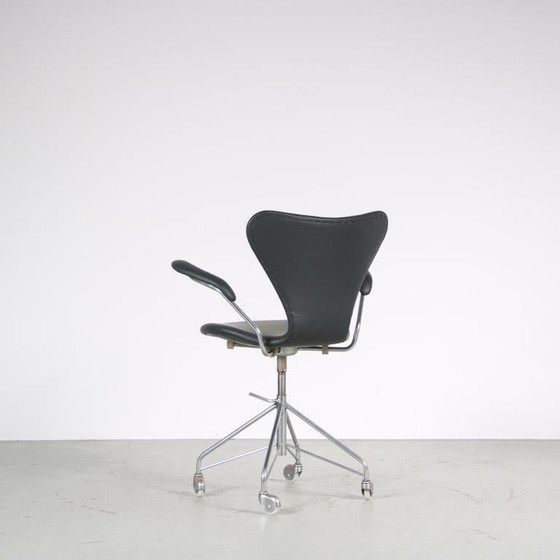 Image 1 of Chaise de bureau pivotante "3217" des années 1950 par Arne Jacobsen pour Fritz Hansen, Danemark