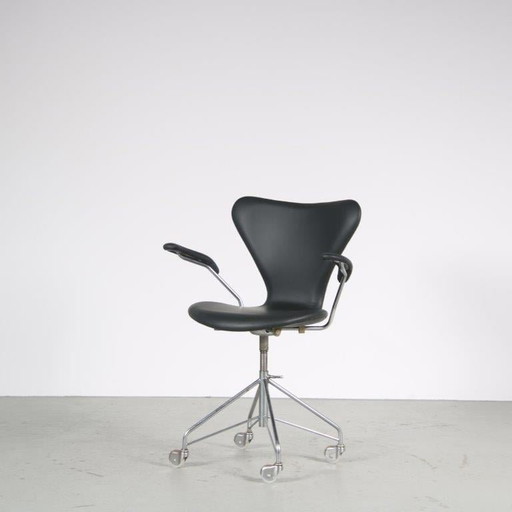 Chaise de bureau pivotante "3217" des années 1950 par Arne Jacobsen pour Fritz Hansen, Danemark