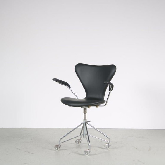 Image 1 of Chaise de bureau pivotante "3217" des années 1950 par Arne Jacobsen pour Fritz Hansen, Danemark