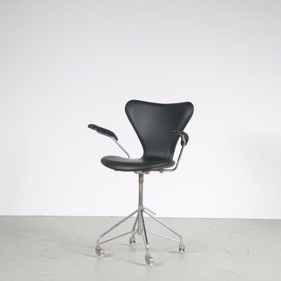 Image 1 of Chaise de bureau pivotante "3217" des années 1950 par Arne Jacobsen pour Fritz Hansen, Danemark