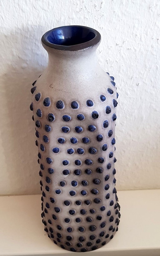 Vase en céramique à glaçure intérieure bleue, années 1960