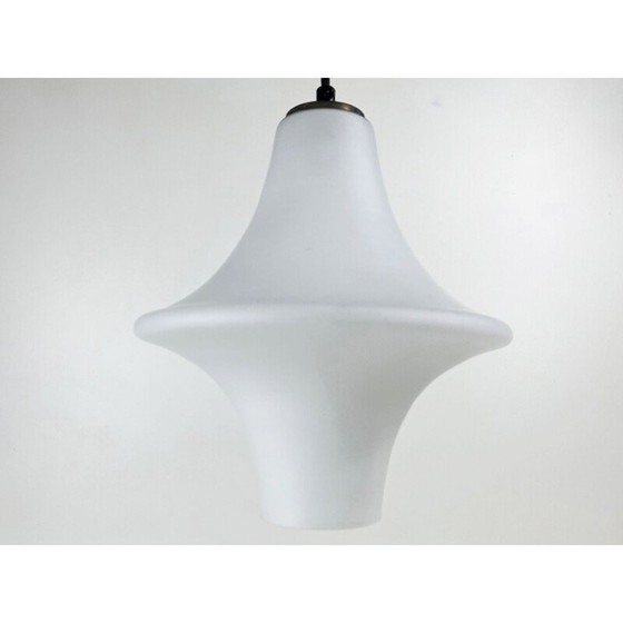 Image 1 of Lampe suspendue vintage en verre opale blanc et laiton par Lyfa, Danemark 1950