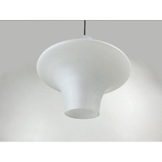 Image 1 of Lampe suspendue vintage en verre opale blanc et laiton par Lyfa, Danemark 1950