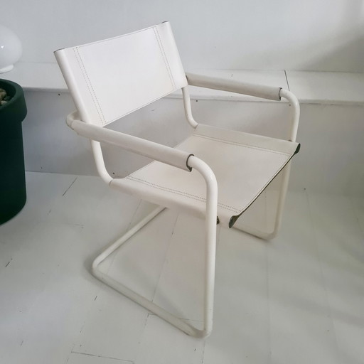 Fauteuil à structure tubulaire en cuir blanc Mart Stam S34