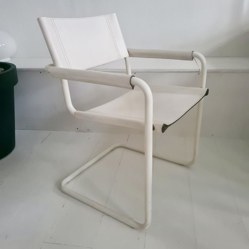 Fauteuil à structure tubulaire en cuir blanc Mart Stam S34