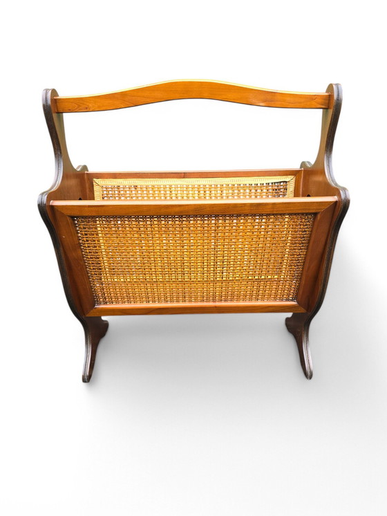 Image 1 of Porte Revue Vintage En Bois Et Cannage