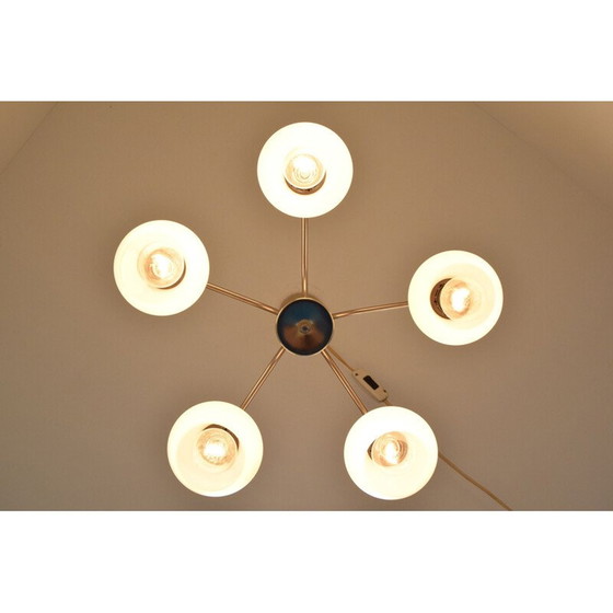 Image 1 of Lustre vintage en verre et laiton par Kamenicky Senov, Tchécoslovaquie 1970