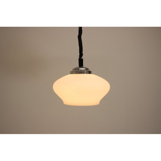 Image 1 of Lampe suspendue réglable en verre et métal du milieu du siècle, Tchécoslovaquie, années 1970