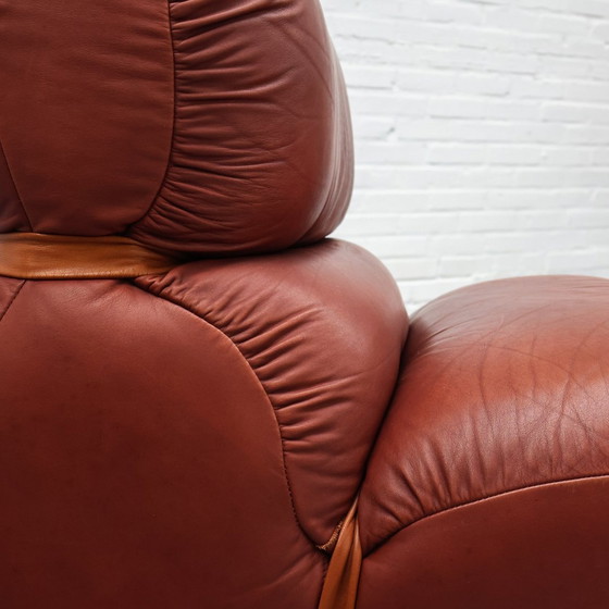 Image 1 of Fauteuil lounge italien en cuir 70S