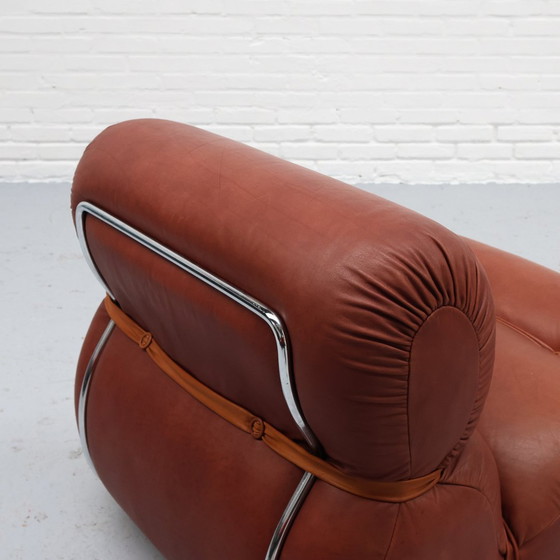 Image 1 of Fauteuil lounge italien en cuir 70S