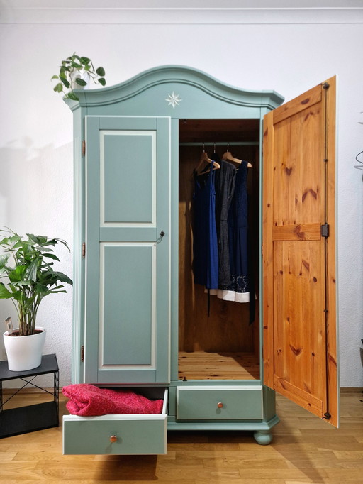 Armoire restaurée | Couleurs craie Duck Egg & Sage