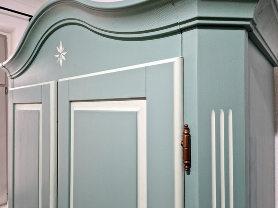 Image 1 of Armoire restaurée | Couleurs craie Duck Egg & Sage