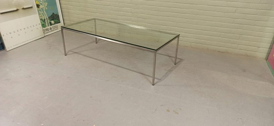 Image 1 of Table basse vintage postmoderne en chrome et verre