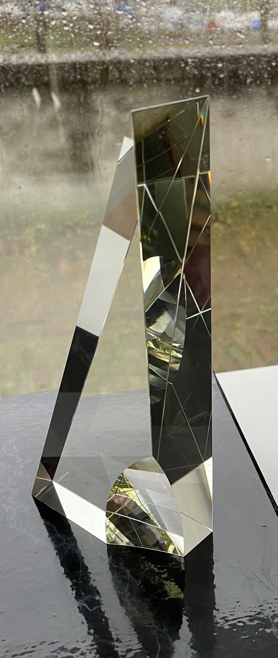 Image 1 of " Triangle" Objet en verre George Broft