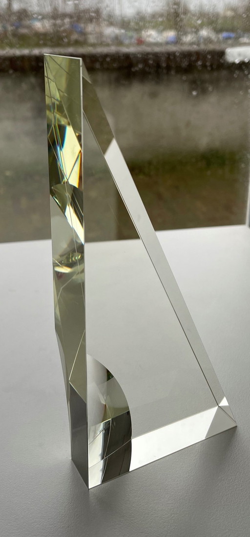 " Triangle" Objet en verre George Broft