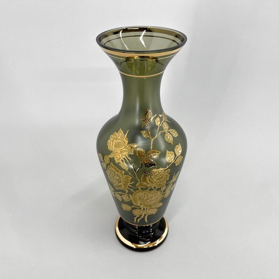 Image 1 of Vase vintage en verre vert avec décor doré, Tchécoslovaquie, années 1960