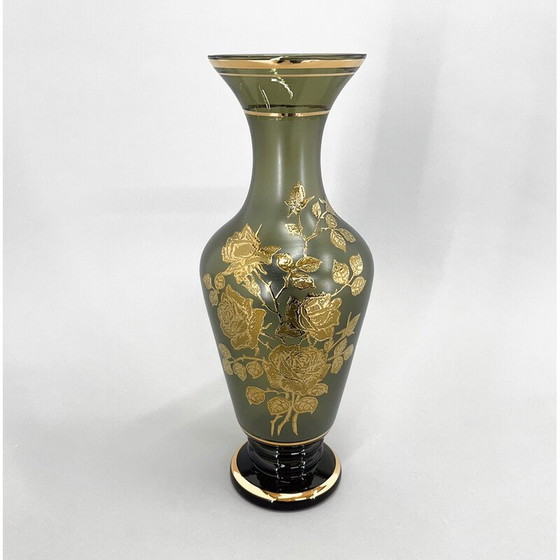 Image 1 of Vase vintage en verre vert avec décor doré, Tchécoslovaquie, années 1960